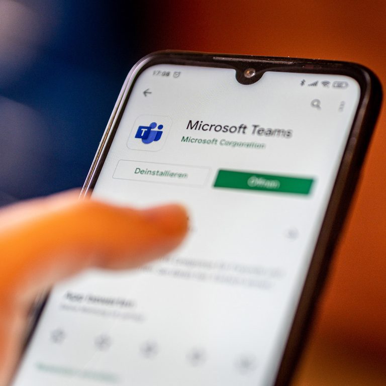 Why you should use the Microsoft Teams mobile app