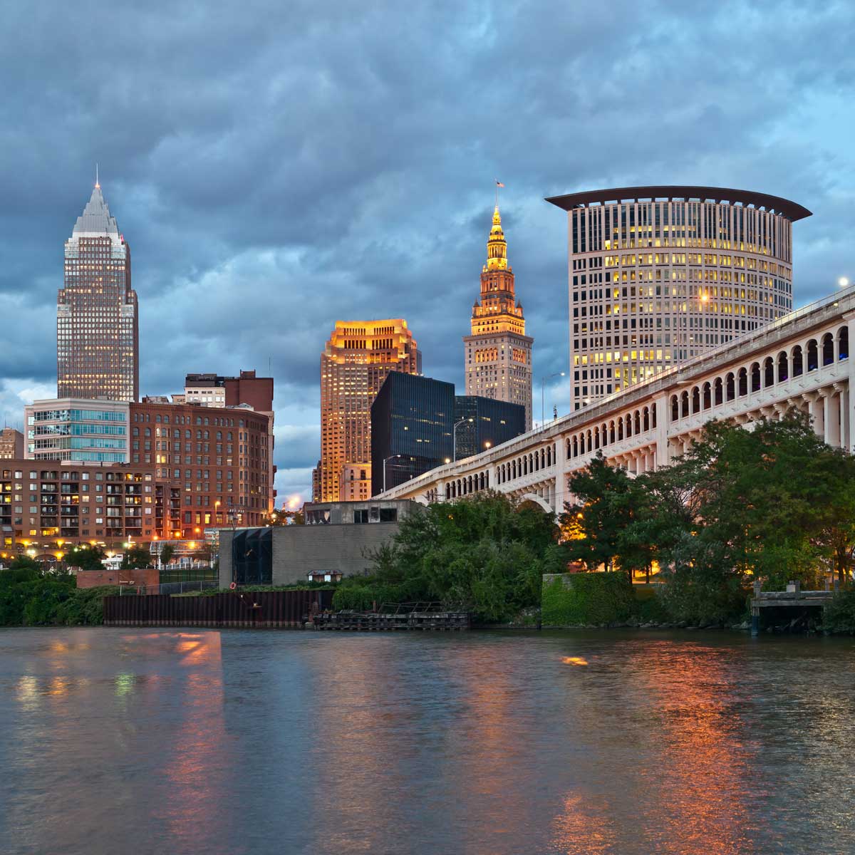 photo of Cleveland Ohio on the water as the sun begins to set