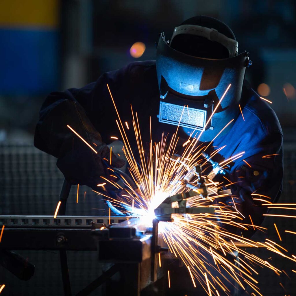Survey: Manufacturing Industry Optimism On the Rise, Material Costs and Labor Challenges Become Less Worrisome